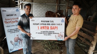 Semen Gresik Bagikan Puluhan Hewan Kurban Sapi dan Kambing di 18 Titik Wilayah Rembang dan Blora