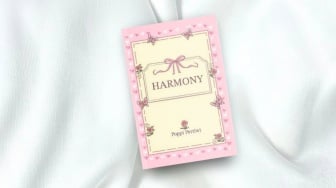 Ulasan Novel Harmony, Rahasia dalam Kehidupan Seorang Gadis Populer