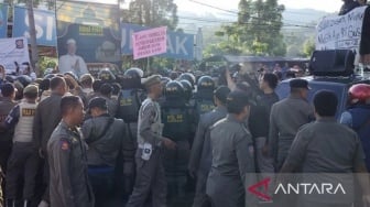 Pemkab Bogor Harus Tanggung Jawab, Semua PKL Puncak Wajib Punya Kios di Rest Area Gunung Mas