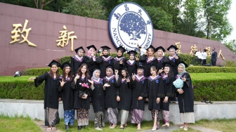 19 Mahasiswa Unhas Wisuda di Nanchang University China