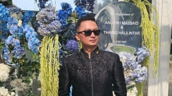 Detik-detik MC Lamaran Thariq-Aaliyah Kembali 'Digeprek' Emak-emak Gegara Gelar Haji: Malu Atuh!