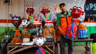 Melestarikan Budaya Lewat Daur Ulang, Sampah Galon Plastik Disulap Menjadi Ondel-ondel