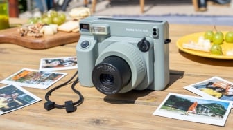 Fujifilm Luncurkan instax WIDE 400 TM, Cetak Film Berukuran Besar