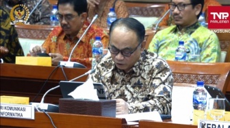 Virus Ransomware Acak-acak Pusat Data Nasional, Menkominfo Curhat di DPR: Virus Ini Melanda Dunia