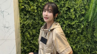 Stay Chic! 4 Inspirasi OOTD Simpel ala Jung Yoo-mi untuk Gaya Sehari-hari