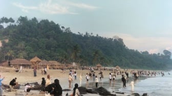 Liburan Berujung Petaka, Satu Remaja Masih Hilang Terseret Arus di Pantai Rio by the Beach