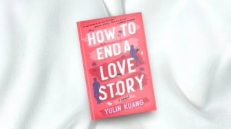 Ulasan Novel 'How to End a Love Story', Kisah Drama Percintaan Dua Penulis