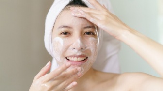 Cuma di Bawah Rp 200 Ribu, 3 Cleanser Lokal Berbahan Oat Ini Bikin Kulit Lembap dan Sehat!