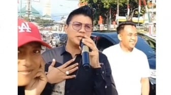 Viral Andika Kangen Nyanyi Bareng Pengamen, Netizen Puji Babang Tanvam: Makin Tua Makin Keren!