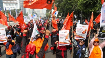 Buruh Gelar Demo di Balai Kota, Minta UMP DKI 2025 Naik 10 Persen