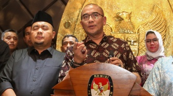 Potret Hasyim Asy'ari usai Dipecat dari Ketua KPU karena Tiduri Anggota PPLN Den Haag