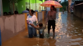 Diguyur Hujan Lebat, Perkampungan di Rangkasbitung Dikepung Banjir