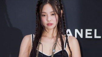 Dipakai Jennie BLACKPINK, Chanel Rilis Kalung Jam Tangan dengan Earphone Terintegrasi!