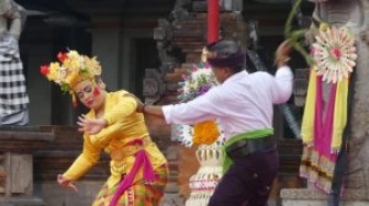 Makna dan Fungsi Joged Bumbung di Bali Yang Kerap Dipentaskan Dalam Perayaan