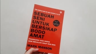 4 Rekomendasi Buku yang Bikin Kamu Lebih Percaya Diri, Nggak Lagi Insecure!