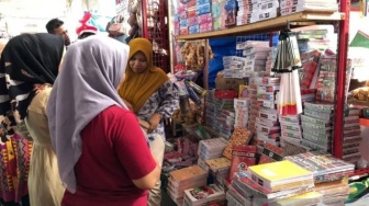 Harga Terjangkau Jadi Daya Tarik, Pusat Pasar Medan Banjir Pembeli Perlengkapan Sekolah
