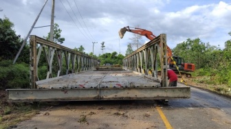 Jembatan Bailey Terpasang, Jalan Ambles di Tanjung Batu Kembali Terhubung!