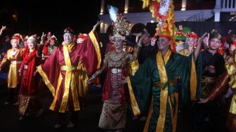 Drama Musikal 'Legenda Pulau Cinta' Hadirkan Kolaborasi Seni di Bawah Rintik Hujan