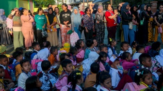 Potret Para Siswa saat Hari Pertama Masuk Sekolah di Jakarta