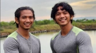 Nyanyi Sambil Pamer Otot di Pagi Pagi Ambyar, Rizki DA dan Ridho DA Bikin Netizen Malu