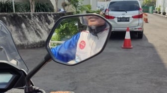 Berapa Jarak Aman Antar Kendaraan saat Naik Motor? Bikers Wajib Tahu