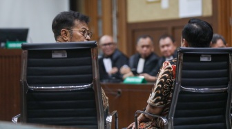 Terdakwa kasus pemerasan dan gratifikasi di Kementerian Pertanian, Syahrul Yasin Limpo saat menjalani sidang putusan di Pengadilan Tipikor, Jakarta, Kamis (11/7/2024). [Suara.com/Alfian Winanto]