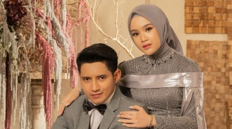 Kena Unfollow Massal, Chand Kelvin Minta Maaf Posting Foto Bareng Agus Salim