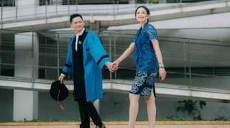 Usai Wisuda, Azriel Hermansyah Diberondong Pertanyaan Kapan Nikah