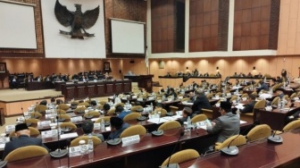 Anggota DPD RI Protes Sidang Paripurna Masih Pakai Kertas