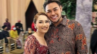 Ayu Ting Ting Ajak Ivan Gunawan Nikah tapi Ditolak: Maaf Aku Nggak Bisa...