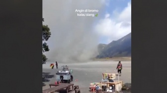 Bukan Tornado! Ini Penjelasan Ilmiah Dibalik Pusaran Angin Dahsyat di Lautan Pasir Bromo