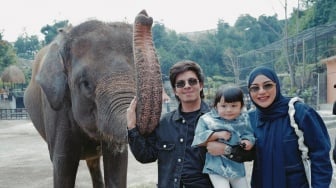 Main ke Lembang Park & Zoo, Ameena Pakai Dress Seharga Hampir 2 Kali Lipat UMR Bandung