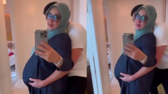 Momen Mesra Syahrini & Reino Barack Jelang Persalinan Malah Dinyinyiri Netizen: Kok Perutnya...