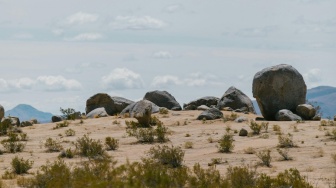 Misteri Terpecahkan? Rahasia Batu Berjalan di Death Valley