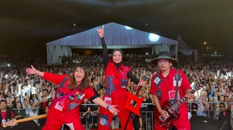 Disentil Ahmad Dhani Gegara Bawakan Lagu Orang Tanpa Izin, Berapa Honor Manggung Band Kotak?