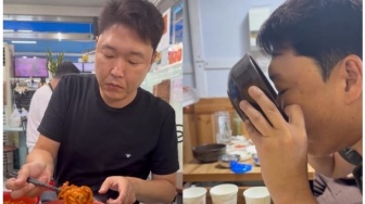 Dikritik Penggemar karena Terlihat Kurus, PSY Balas dengan Video Mukbang