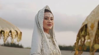 Baju Prewedding Aaliyah Massaid Dipuji Kelewat Cantik: Gimana Gaun Pengantinnya Nanti