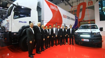 Isuzu Pamerkan Ekosistem Kendaraan Listrik di GIIAS 2024