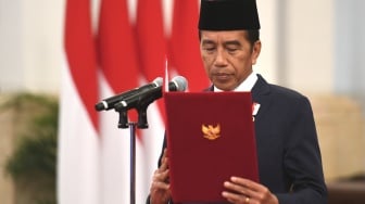 Presiden Joko Widodo melantik wakil menteri di Istana Negara, Jakarta, Kamis (18/7/2024).  [ANTARA FOTO/Hafidz Mubarak A/aww]