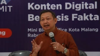 CEO Beritajatim.com, Dwi Eko Lokononto saat acara Roadshow Jatim Media Summit 2024 di Mini Block Office, Kota Malang, Jawa Timur, Rabu (17/7/2024). [Foto Dok. Suara.com]