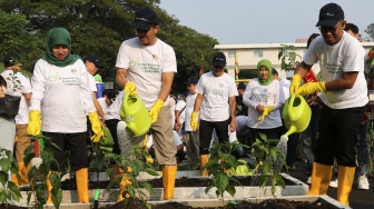 Kolaborasi dengan Pemkot Jakarta Timur, Antam Lakukan Urban Farming & Giat Bersih Lingkungan