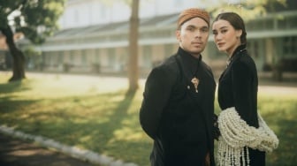 5 Pesona Aaliyah Massaid dalam Balutan Kebaya Jawa saat Prewedding, Anggun Bak Putri Keraton