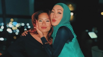 Tak Pandang Bulu, Cara Angelina Sondakh Sambut Kepulangan Zahwa Massaid dari Amerika Dipuji