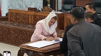 Lama 'Hilang' usai Kantor Digeledah KPK, Walkot Semarang Ita Muncul di Rapat Paripurna, Begini Tampangnya!