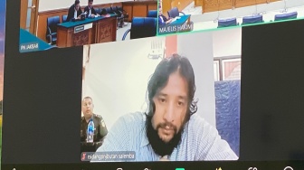 Ammar Zoni Menangis saat Sidang Narkoba, Tuntutan 12 Tahun Dinilai Terlalu Berat