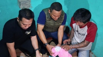 Detik-detik Polisi Ungkap Kasus Sabu 6 Kg Terbungkus Boneka Di Cawang Jakarta Timur