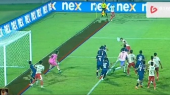 Drama Offside Jempol Kenzo Nambu Bikin Bali United Merana, Legenda Timnas Belanda Sampai Murka