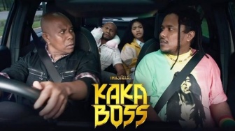 4 Fakta Film Kaka Boss, Arie Kriting Perdana Jadi Sutradara