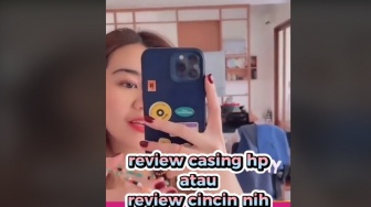 Aaliyah Massaid Bikin Konten Review Casing iPhone, Cincinnya Bikin Salah Fokus