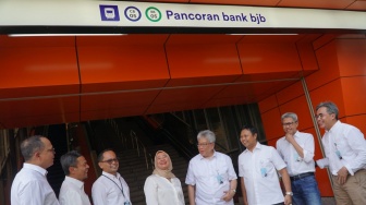 Nama Bank BJB Kini Terpampang di Stasiun LRT Pancoran